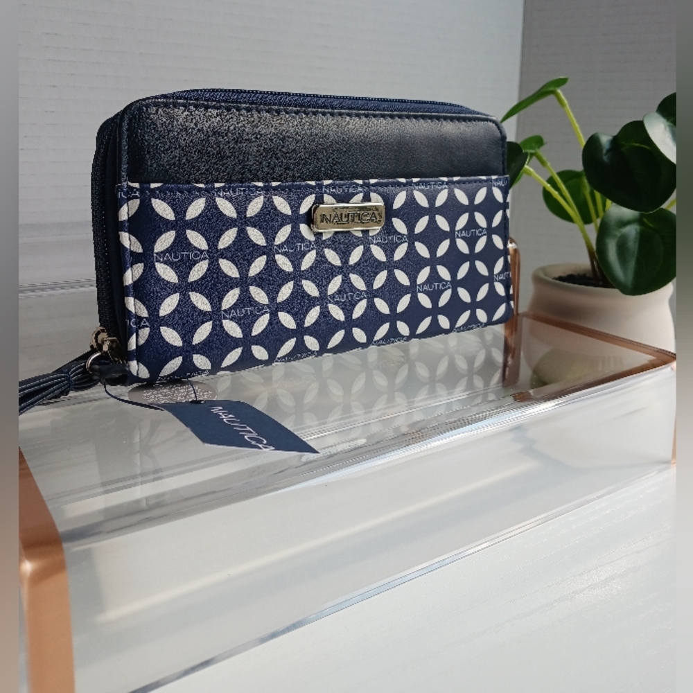 NWT Nautica - Double Zip Around Wallet